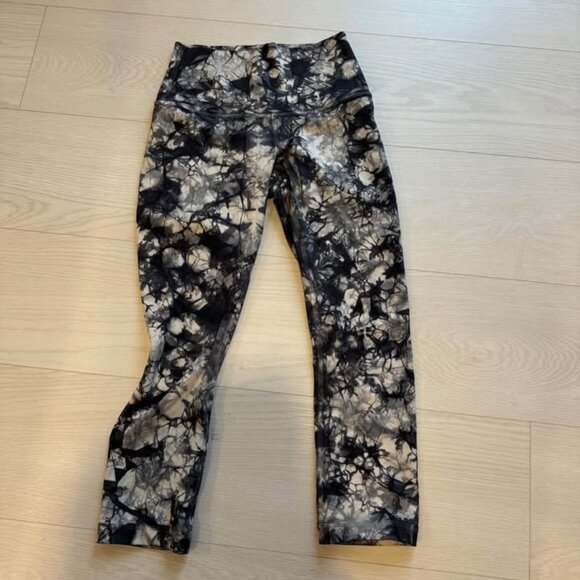 Wunder Under cropped leggings in shibori antique - Picture 2 of 2